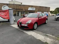 Rouge Utilisé 2016 Alfa Romeo Giulietta Super Citadine | 12 990 € (Prix assez cher)