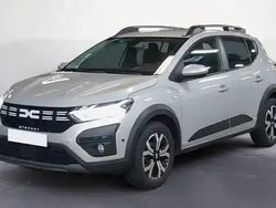 Gris Utilisé 2024 Dacia Sandero Expression Citadine | 16 799 € (Prix juste)