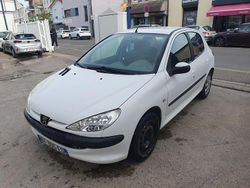 Blanc Utilisé 2005 Peugeot 206 Berline | 2 750 € (Prix assez cher)