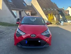 Rouge Utilisé 2020 Toyota Aygo X-play Citadine | 12 500 € (Prix juste)