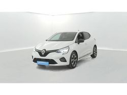 Blanc Utilisé 2023 Renault Clio V Evolution Citadine | 14 990 € (Prix juste)