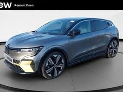 Gris Utilisé 2023 Renault Mégane Iconic Berline | 26 590 € (Prix juste)