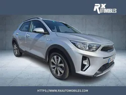 Gris Utilisé 2024 Kia Stonic Active SUV | 17 990 € (Prix juste)