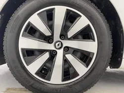 Blanc Utilisé 2023 Renault Clio V Evolution Citadine | 17 390 € (Prix juste)