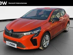Orange Utilisé 2023 Renault Clio V Evolution Citadine | 16 599 € (Prix juste)