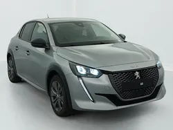 Utilisé 2023 Peugeot e-208 Allure Citadine | 20 690 € (Prix juste)