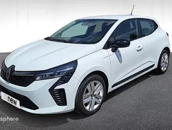 Blanc Utilisé 2023 Renault Clio Evolution Van | 16 986 €