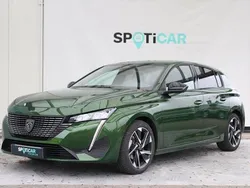 Vert Utilisé 2022 Peugeot 308 Allure | 19 800 € (Prix assez cher)