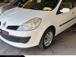 Utilisé 2009 Renault Clio II Dynamique Citadine | 6 999 € (Prix cher)