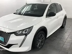 Blanc banquise (o) Utilisé 2022 Peugeot e-208 Style Citadine | 16 499 € (Prix juste)