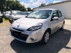Gris Utilisé 2011 Renault Clio III Expression Berline | 4 900 €