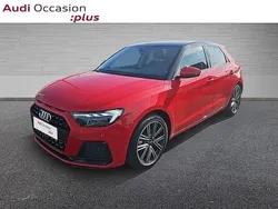 Rouge progressif métallisé noir mythe métallisé Nouvelle 2025 Audi A1 Sportback Design Citadine | 29 990 € (Prix juste)