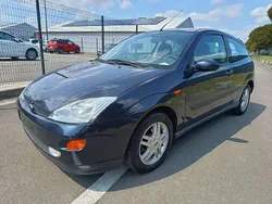 Gris Utilisé 2001 Ford Focus Trend Berline | 2 900 €