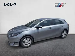 Gris Utilisé 2023 Kia Ceed Active | 20 980 € (Prix juste)
