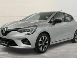 Gris Utilisé 2023 Renault Clio V Evolution Berline | 16 499 € (Prix juste)