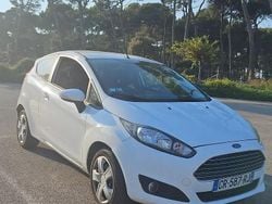 Blanc Utilisé 2013 Ford Fiesta Trend Berline | 3 800 €