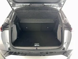 Gris Utilisé 2023 Peugeot 2008 GTi SUV | 19 499 € (Prix juste)