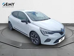 Blanc Utilisé 2023 Renault Clio Evolution Van | 15 899 €