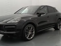 Utilisé 2023 Porsche Cayenne Turbo S SUV | 159 900 € (Prix cher)