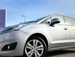 Gris Utilisé 2016 Peugeot 5008 Allure Monospace | 9 990 €