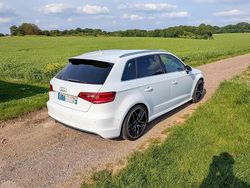 Blanc Utilisé 2013 Audi A3 Sportback S-Line Berline | 10 800 € (Prix assez cher)