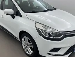 Blanc Utilisé 2020 Renault Clio GrandTour Zen Break | 11 690 € (Prix juste)