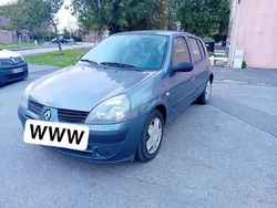 Utilisé 2005 Renault Clio II Dynamique Berline | 2 000 €