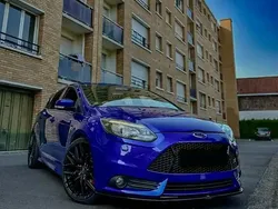 Bleu Utilisé 2012 Ford Focus ST Berline | 11 800 € (Prix juste)