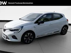 Blanc Utilisé 2022 Renault Clio V LIMITED Citadine | 14 850 € (Prix juste)