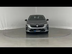 Gris Utilisé 2023 Renault Clio V Evolution Citadine | 16 499 € (Prix assez cher)