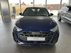 Bleu navarre métallisé Utilisé 2025 Audi A3 Sportback e-tron S-Line Berline | 49 990 €