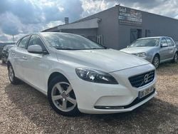 Blanc Utilisé 2014 Volvo V40 Momentum Break | 7 999 € (Bon prix)