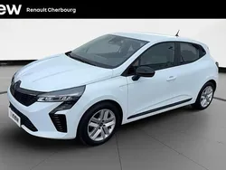 Blanc Utilisé 2024 Renault Clio V Evolution Citadine | 16 490 € (Prix juste)