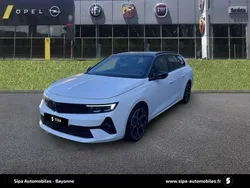 Blanc Nouvelle 2024 Opel Astra | 33 800 €