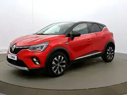 Rouge Utilisé 2024 Renault Captur Techno SUV | 20 490 € (Prix juste)