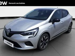 Gris Utilisé 2023 Renault Clio V Evolution Berline | 17 390 € (Prix juste)