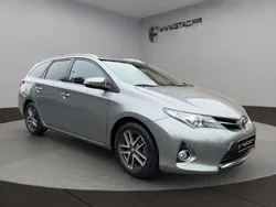 Gris Utilisé 2015 Toyota Auris Touring Sports Active Break | 13 990 €