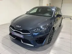 Gris eclipse métallisé Utilisé 2024 Kia Ceed GT GT-Line Berline | 29 299 € (Prix assez cher)