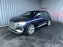 Bleu navarre métallisé Utilisé 2025 Audi Q4 e-tron S-Line SUV | 58 800 €