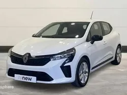 Blanc Utilisé 2024 Renault Clio V Evolution Berline | 20 999 € (Prix assez cher)