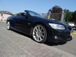 Noir Utilisé 2011 BMW 320 Cabriolet Sport Line Cabriolet | 12 900 €