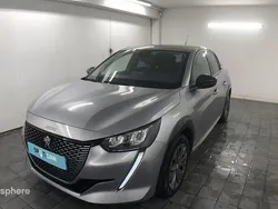 Gris Utilisé 2023 Peugeot e-208 Allure Citadine | 21 999 € (Prix assez cher)
