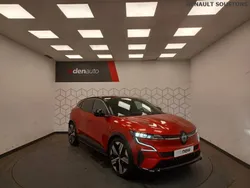Rouge Utilisé 2023 Renault Mégane Iconic Berline | 27 990 € (Bon prix)