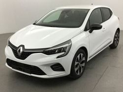 Utilisé 2023 Renault Clio V Evolution Citadine | 19 592 € (Prix cher)