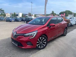 Rouge Utilisé 2022 Renault Clio V Intens Citadine | 14 789 € (Prix juste)
