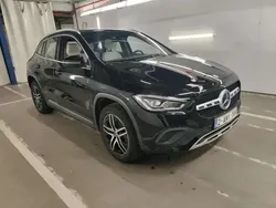 Noir Utilisé 2021 Mercedes GLA200 Luxury SUV | 31 990 € (Prix juste)