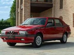 Rouge Occasion 1991 Alfa Romeo 75 Berline | 17 500 €