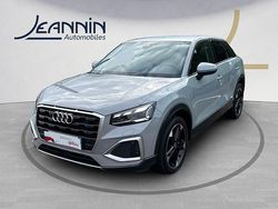 Gris flèche nacré Utilisé 2023 Audi Q2 Design SUV | 28 490 € (Prix juste)