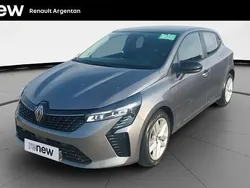 Gris Utilisé 2024 Renault Clio V Evolution Citadine | 15 990 € (Prix juste)