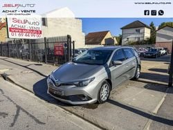 Gris Utilisé 2015 Toyota Auris Berline | 10 400 €